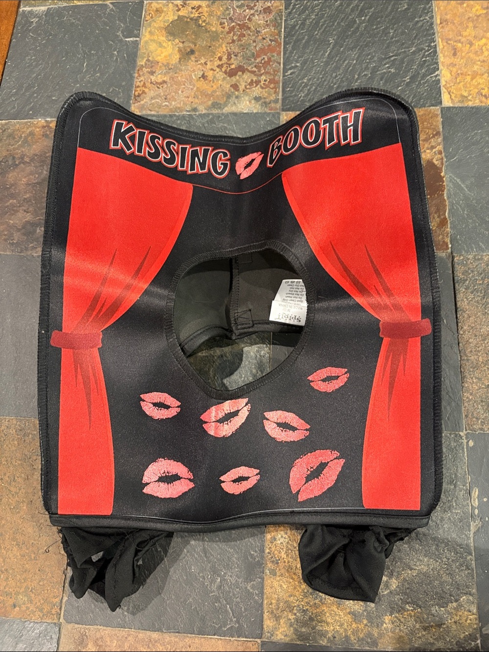 Spirit Kissing Booth Dog Costume - Black & Red size Med 25-44 lbs. - Picture 2 of 3